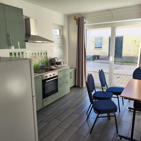 Erdgeschoss Wohnung Nahe Flughafen 维也纳 外观 照片
