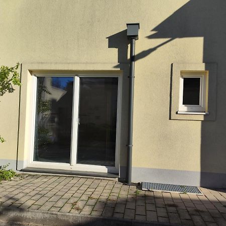 Erdgeschoss Wohnung Nahe Flughafen 维也纳 外观 照片