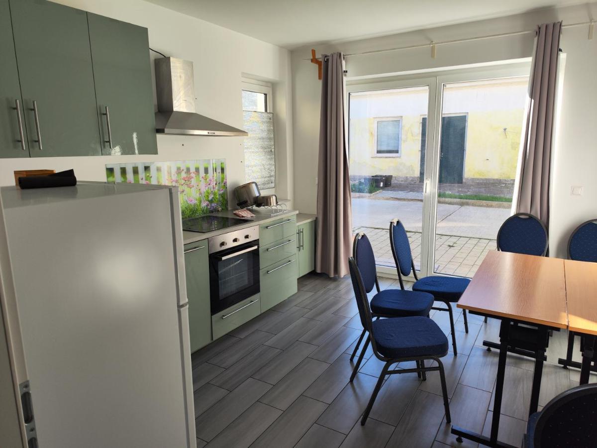Erdgeschoss Wohnung Nahe Flughafen 维也纳 外观 照片