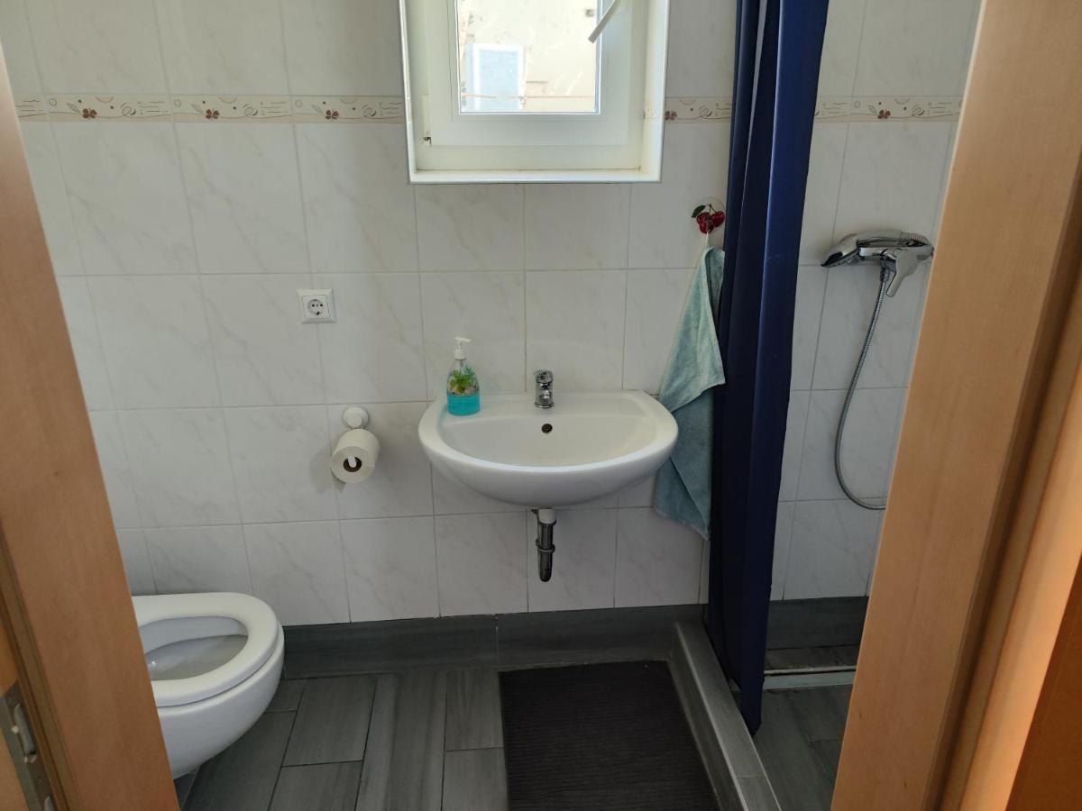 Erdgeschoss Wohnung Nahe Flughafen 维也纳 外观 照片