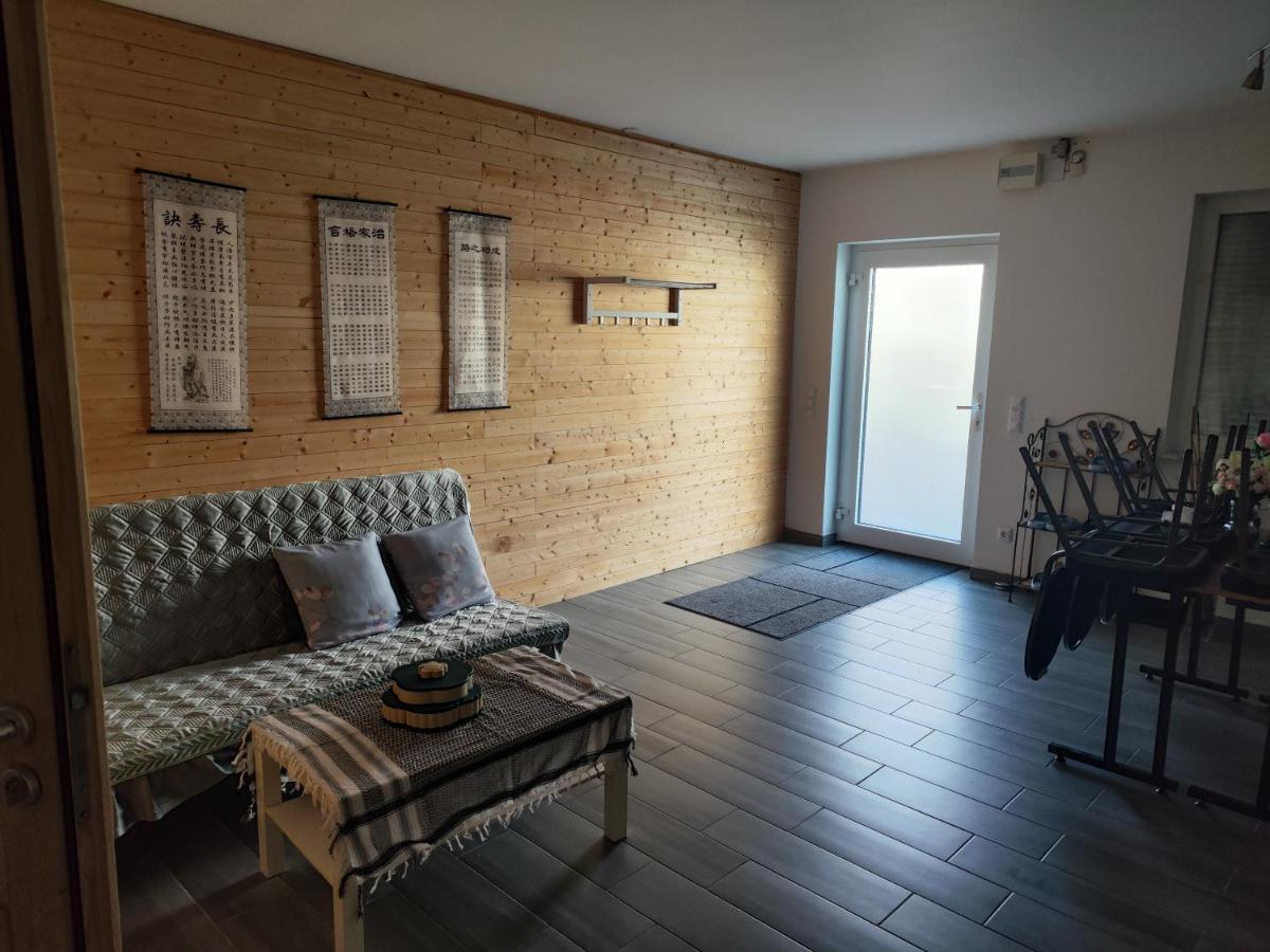 Erdgeschoss Wohnung Nahe Flughafen 维也纳 外观 照片
